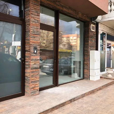 мишел Самоков