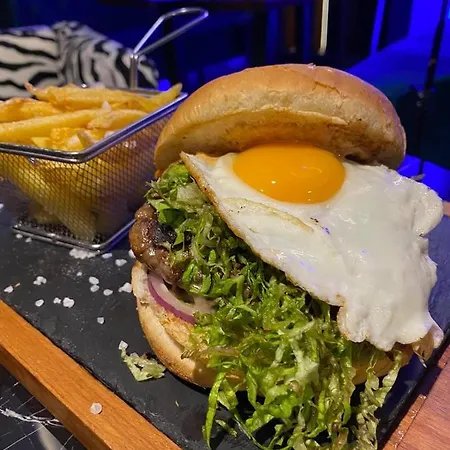 мишел Самоков